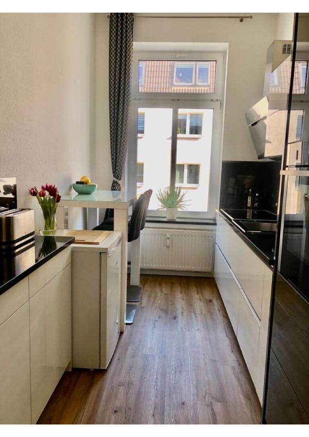 Attraktive Wohnung Mit Balkon Zum Gruenen Hinterhof ชเวียรีน ภายนอก รูปภาพ