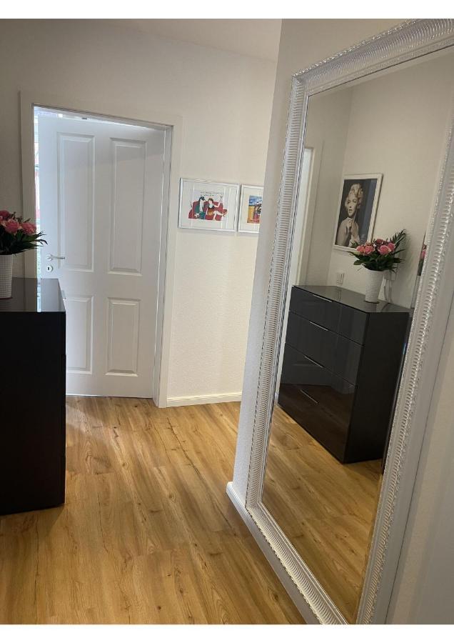 Attraktive Wohnung Mit Balkon Zum Gruenen Hinterhof ชเวียรีน ภายนอก รูปภาพ