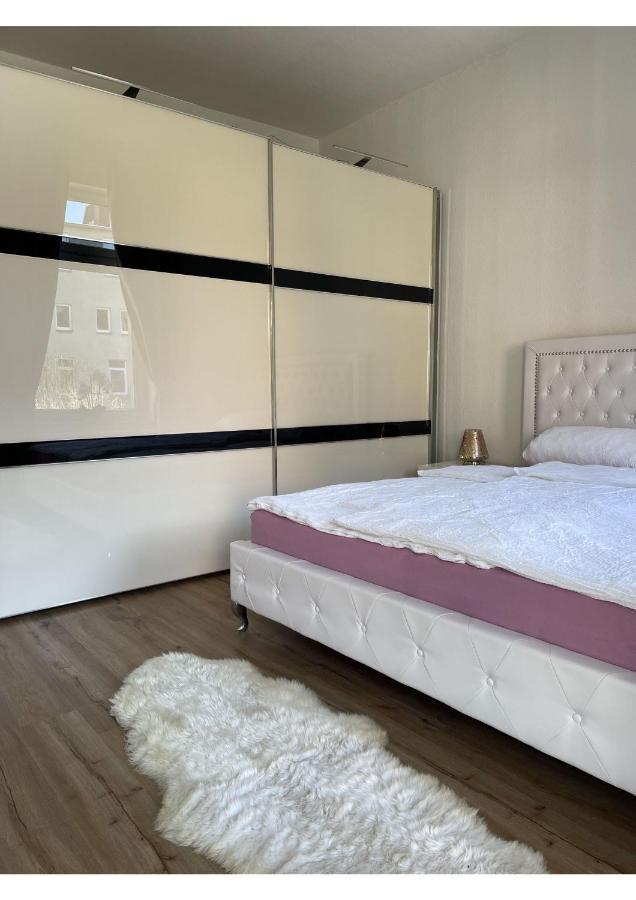 Attraktive Wohnung Mit Balkon Zum Gruenen Hinterhof ชเวียรีน ภายนอก รูปภาพ